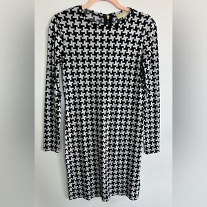 MICHAEL KORS Stylish Body-hugging Black and White Houndstooth Dress Size XS